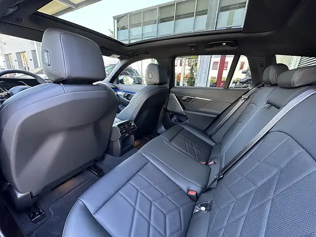 BMW 520 i Touring M-Sportpaket PRO Aut. / Iconic Glow /... Ansicht 15