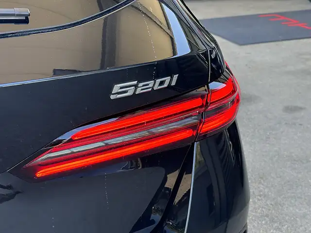 BMW 520 i Touring M-Sportpaket PRO Aut. / Iconic Glow /... Ansicht 10