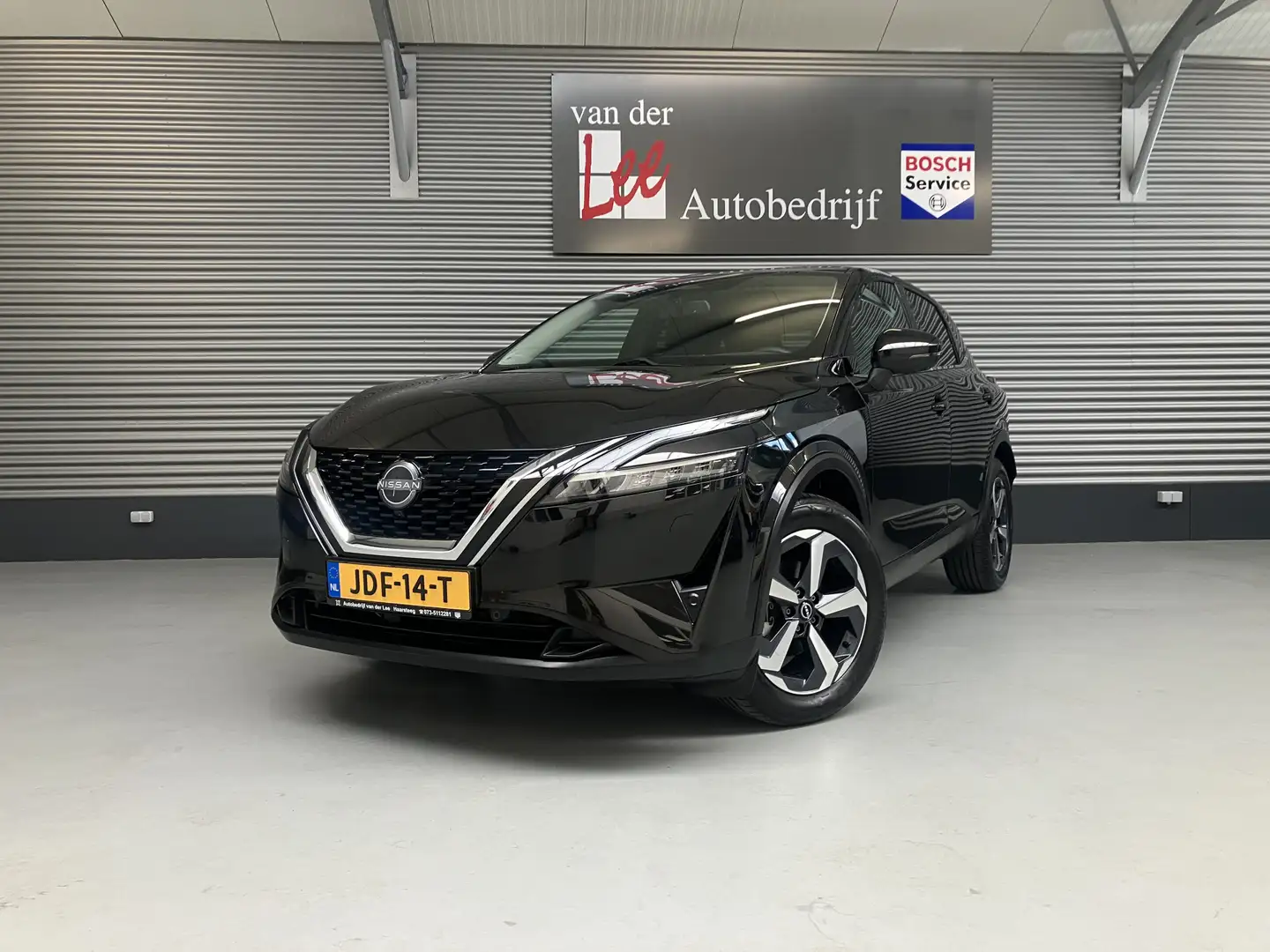 Nissan Qashqai 1.3 MHEV XTRON/360 CAM/HEAD-UP/STOEL VERW/BLIS/ENZ Zwart - 1