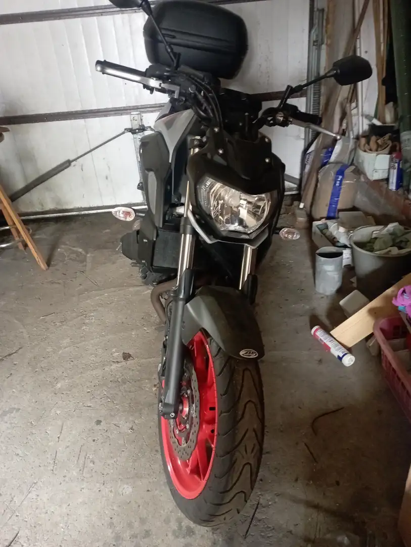 Yamaha MT-07 Touring et sport Gris - 2