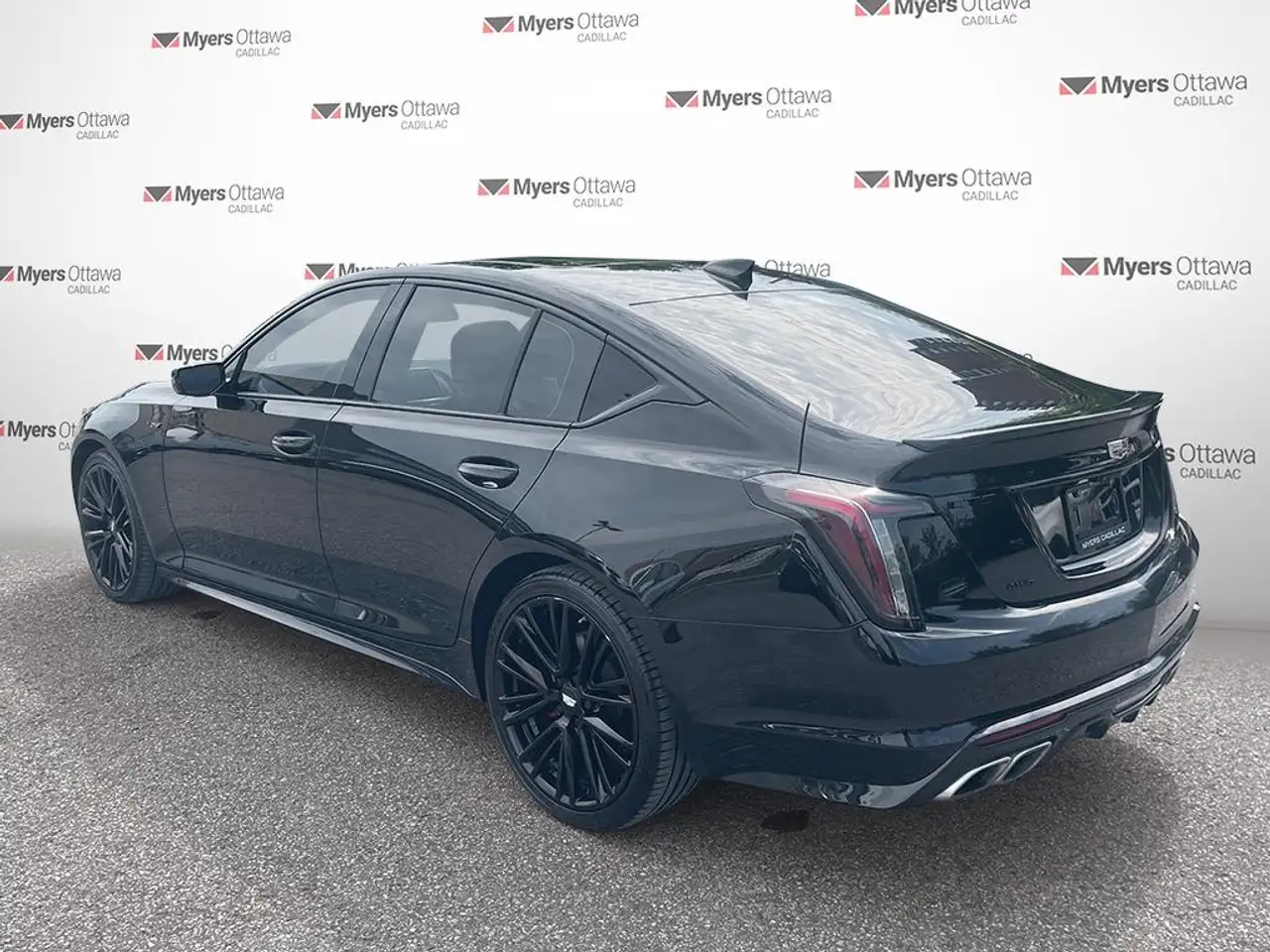 Cadillac CT5-V снимка Cadillac CT5-V