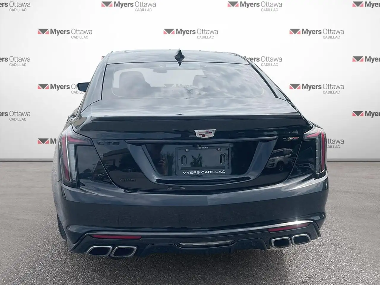 Cadillac CT5-V снимка Cadillac CT5-V