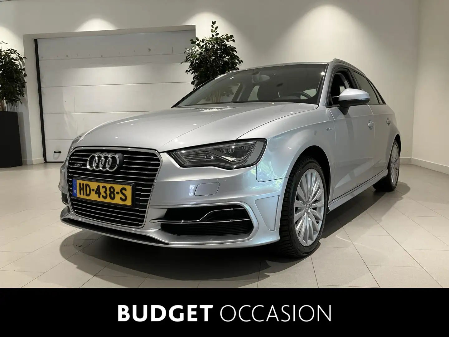 Audi A3 Sportback 1.4 e-tron PHEV Attraction 225 PK | Navi Grau - 1