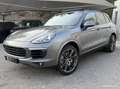 Porsche Cayenne (958) 4.2 385CH S DIESEL Grau - thumbnail 2