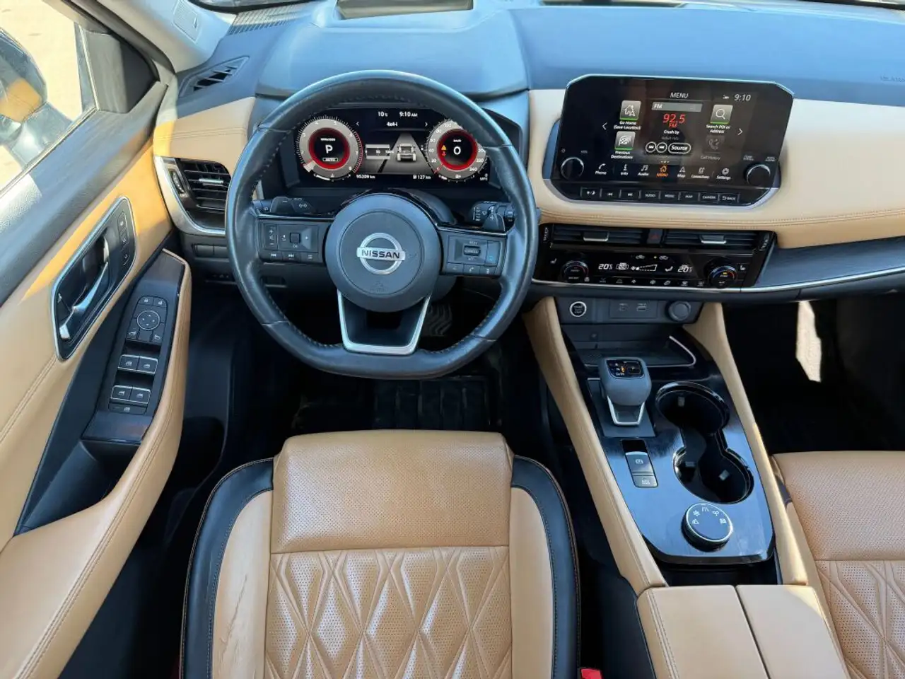 Nissan Rogue снимка Nissan Rogue