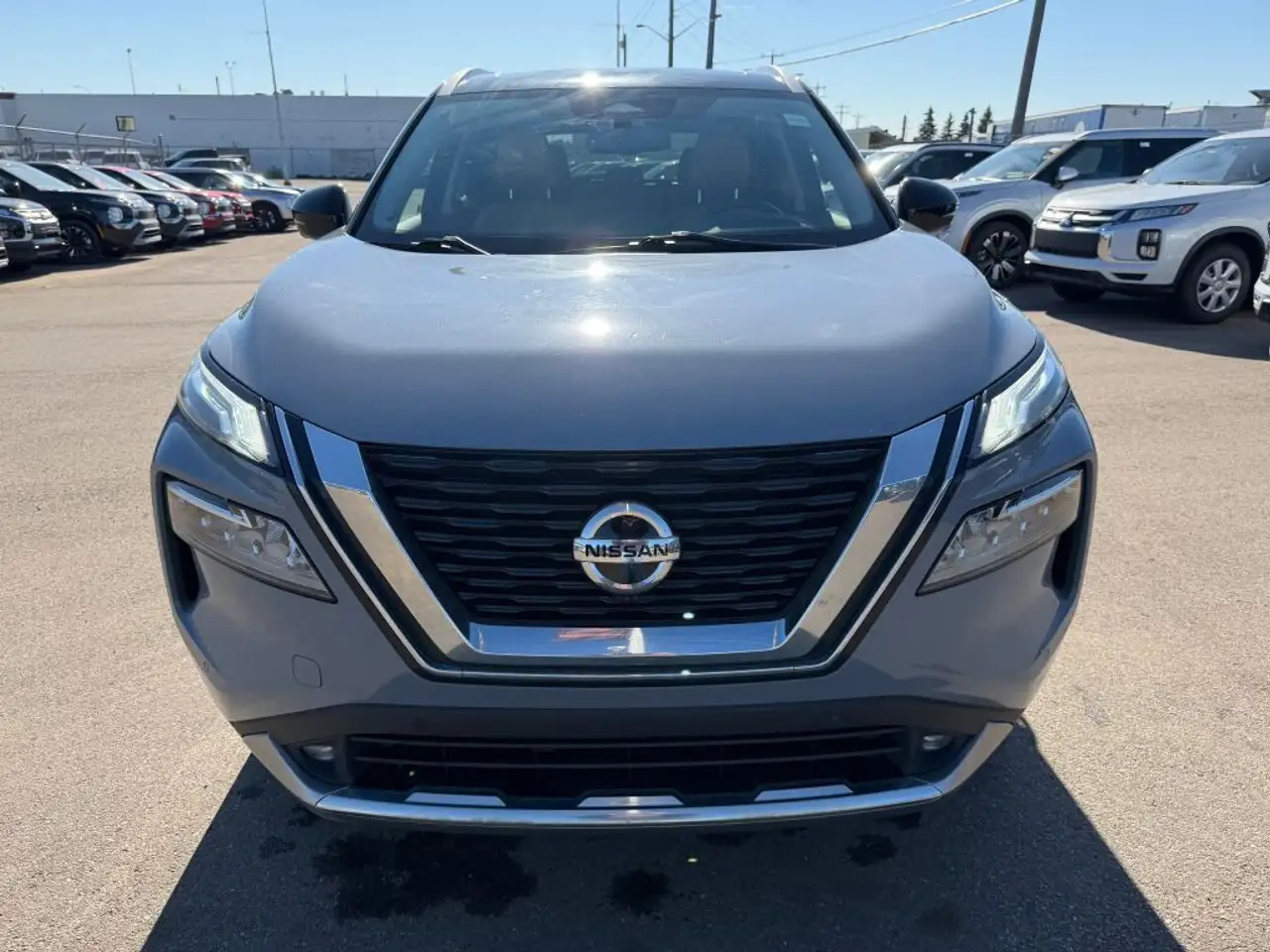 Nissan Rogue снимка Nissan Rogue