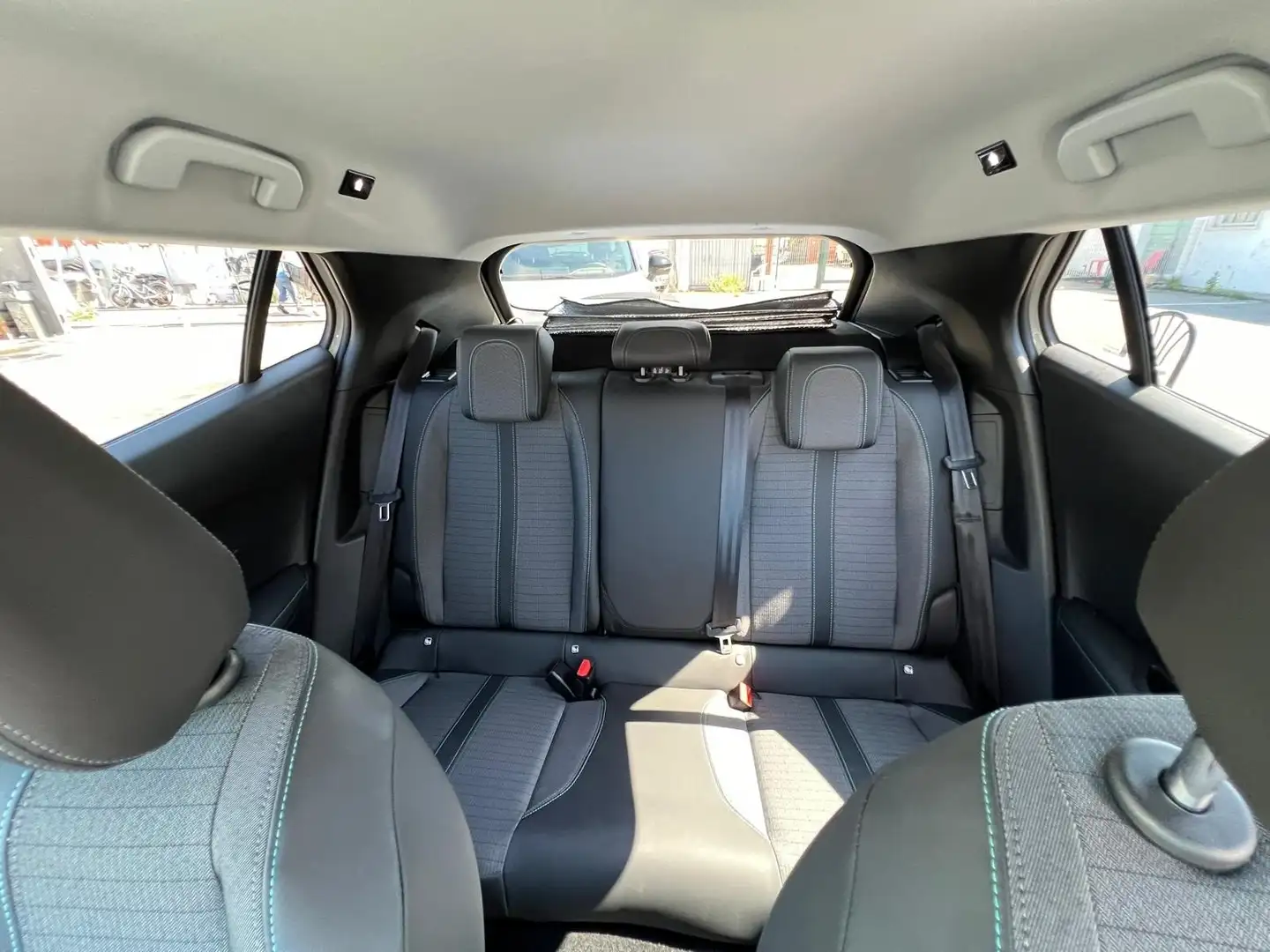 Peugeot e-2008 2008 II 2020 e-2008 Allure Pack 100kW Bianco - 2