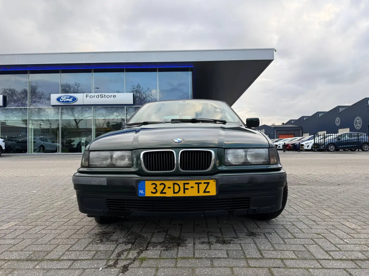 BMW 316i Compact, foto 3