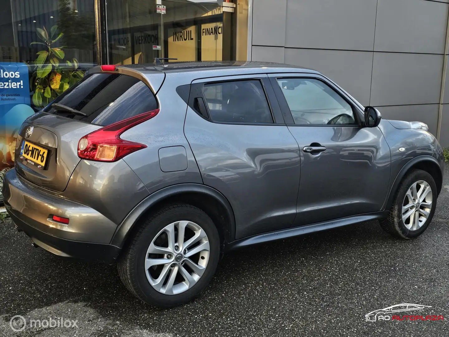Nissan Juke 1.6 Acenta Leer/Navigatie/Camera/Trekhaak Gris - 2