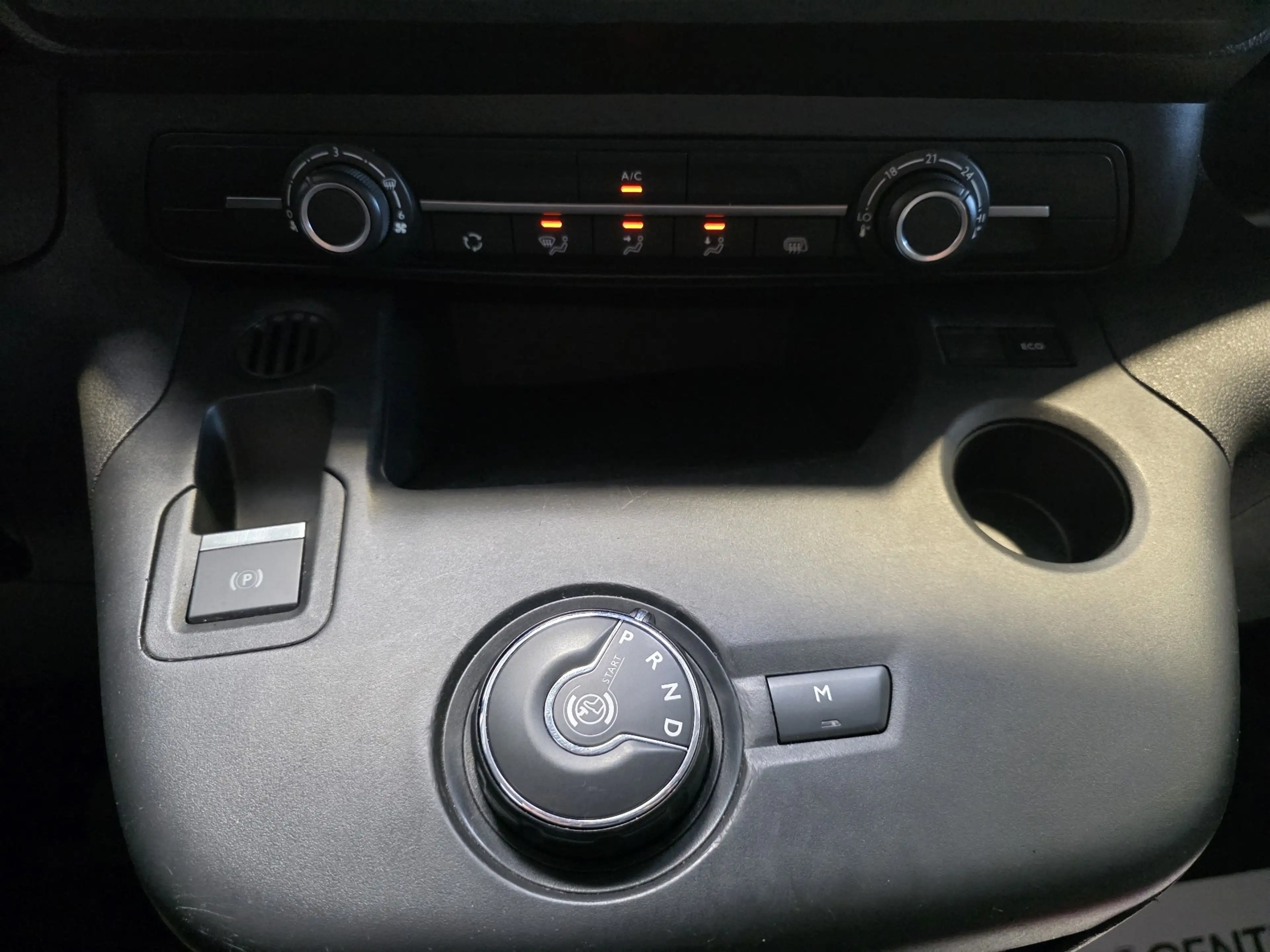 Peugeot Partner 1.5 BlueHDi // GPS / 3 PLACES / GARANTIE 1 AN // — photo 9