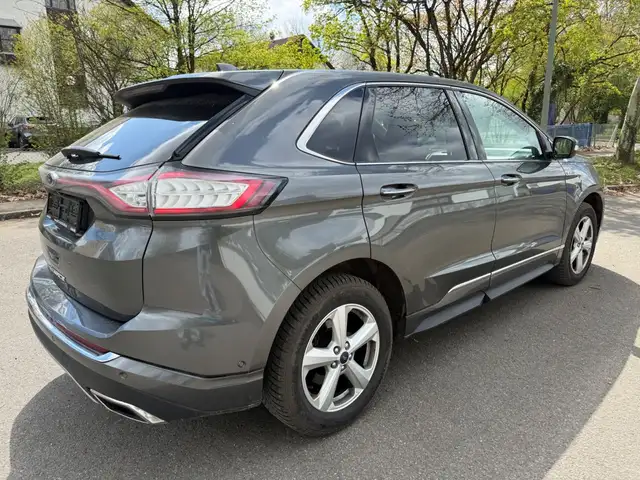 Ford Edge Vignale 4x4 Panorama AHK Leder HU 12.2026