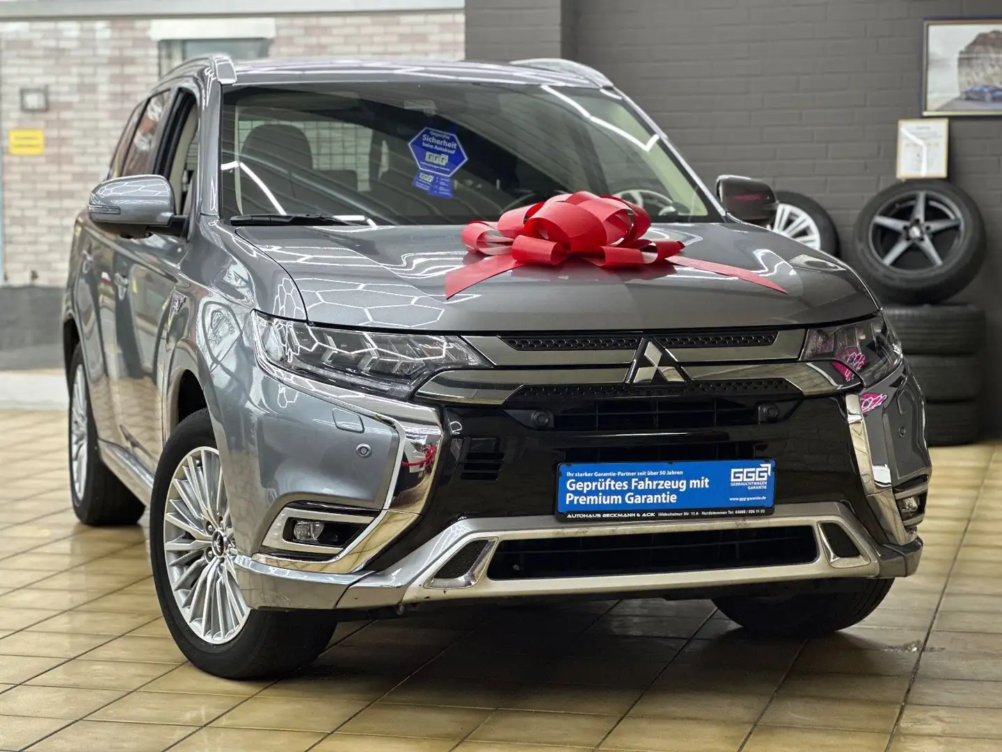 Mitsubishi Outlander PHEV Plus 4WD*HU/AU*STAND-HZ*360°*AHK* Grau - 1