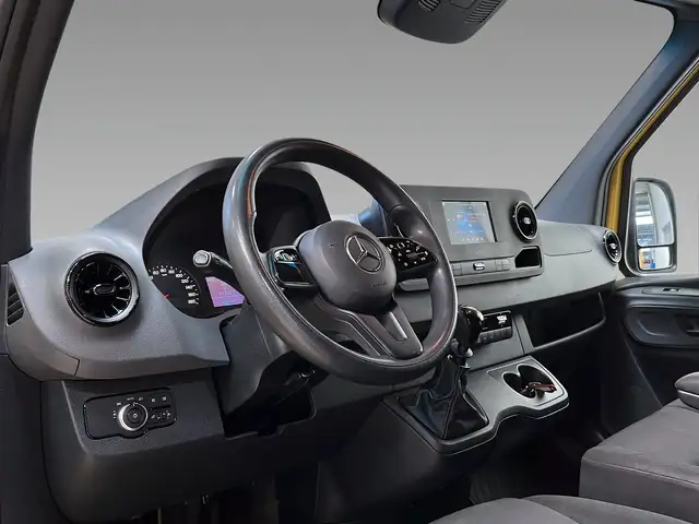 Mercedes-Benz Sprinter view 11