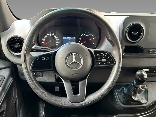 Mercedes-Benz Sprinter view 14