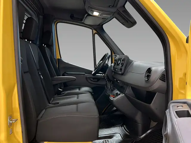 Mercedes-Benz Sprinter view 12