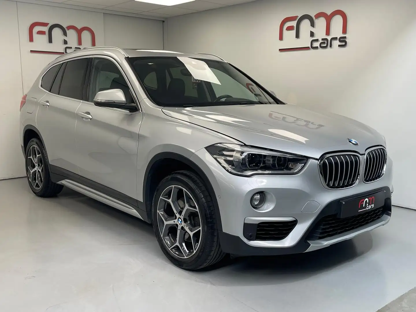 BMW X1 1.5i sDrive18 EU6d-TEMP bwj2018 Pano leder Garanti Argent - 1