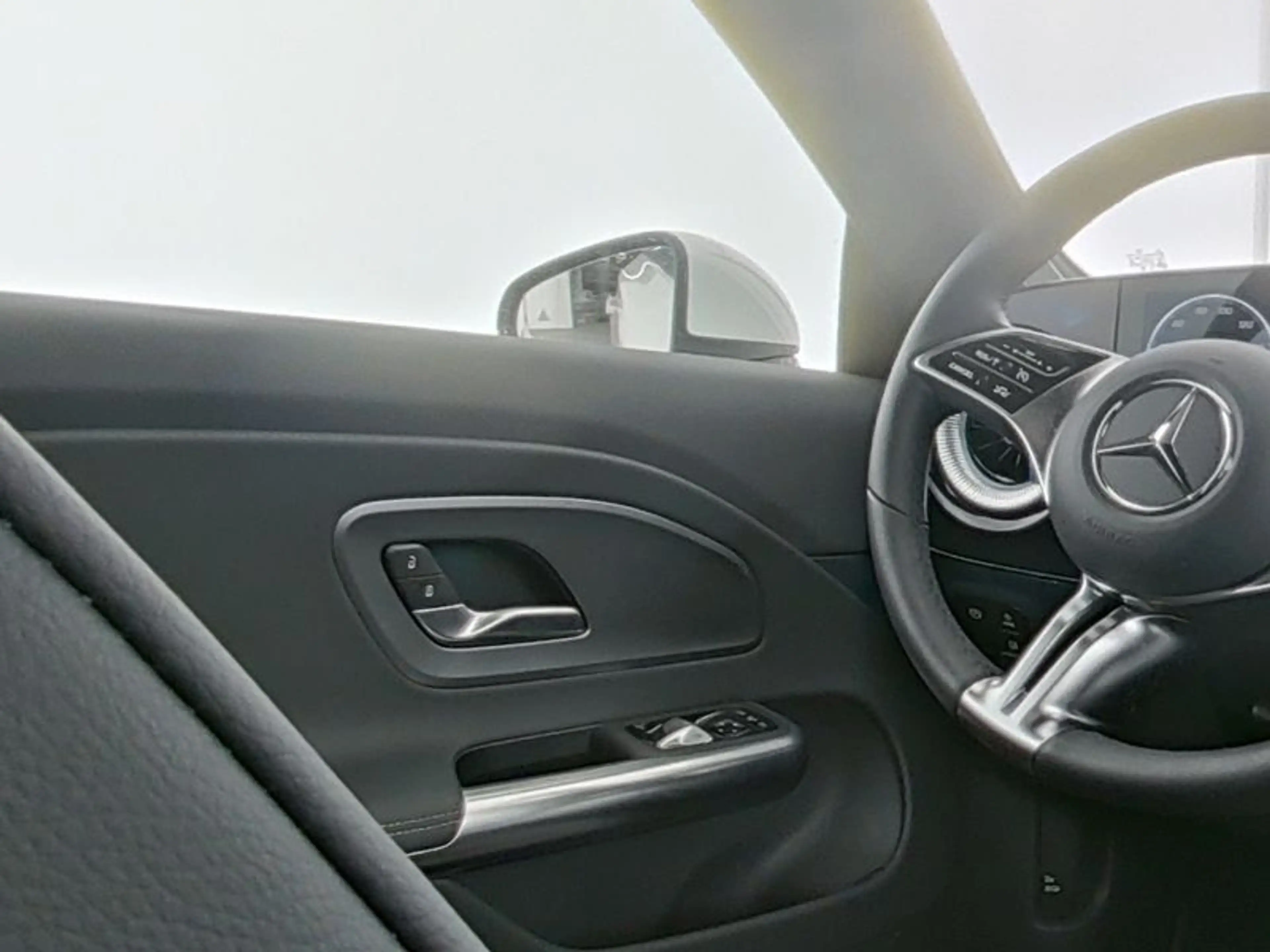 Mercedes-Benz CLA 250 + EQ PROGR-ADVANCED+ 360° HuD AHK DISTRON — photo 10