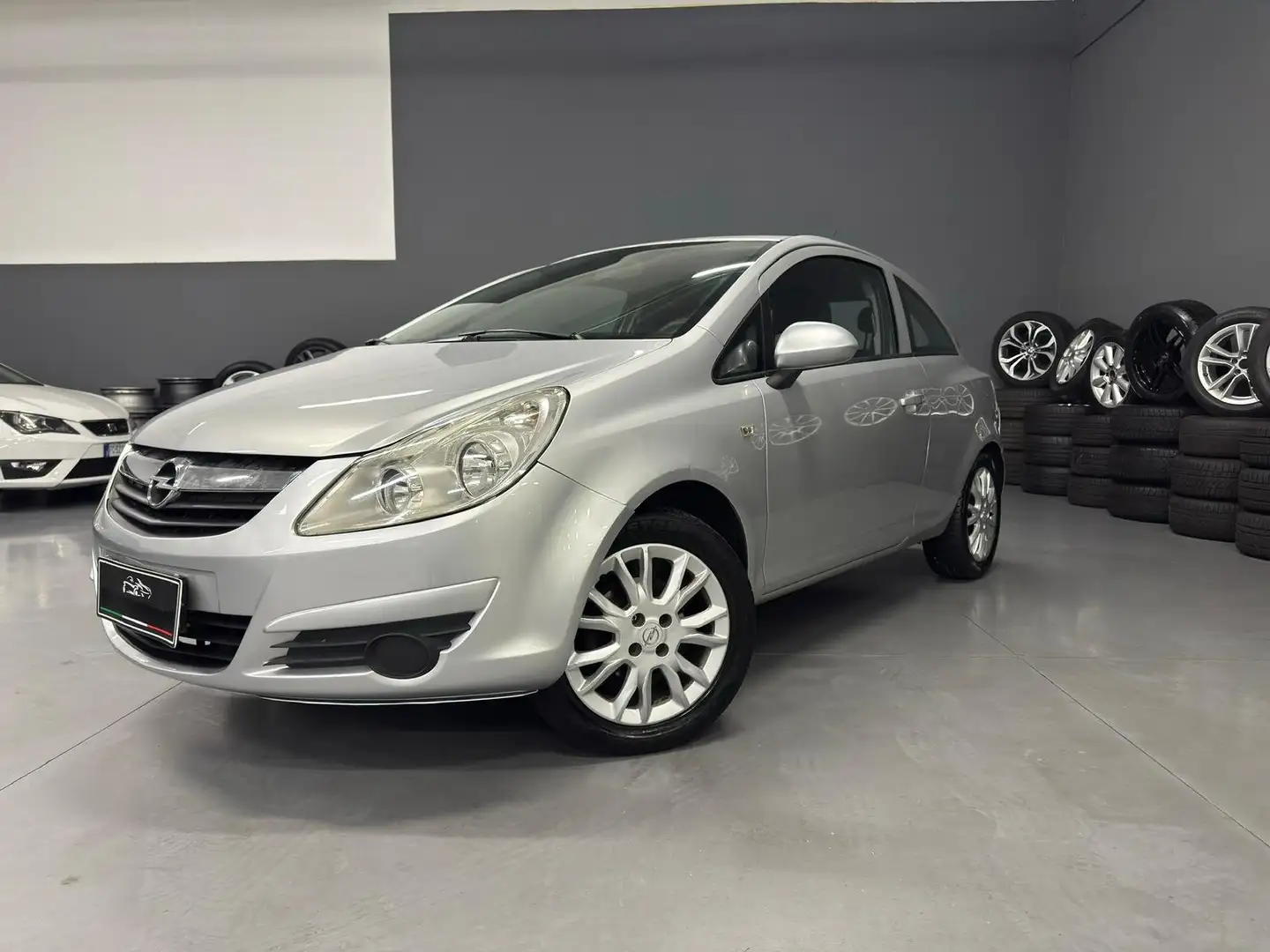 Opel Corsa Corsa IV 2006 3p 1.2 Enjoy Gpl-tech Silber - 2