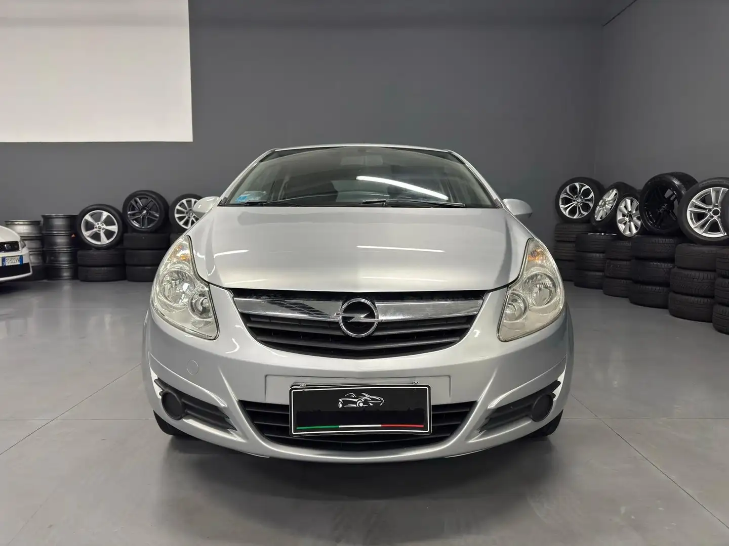 Opel Corsa Corsa IV 2006 3p 1.2 Enjoy Gpl-tech Silber - 1