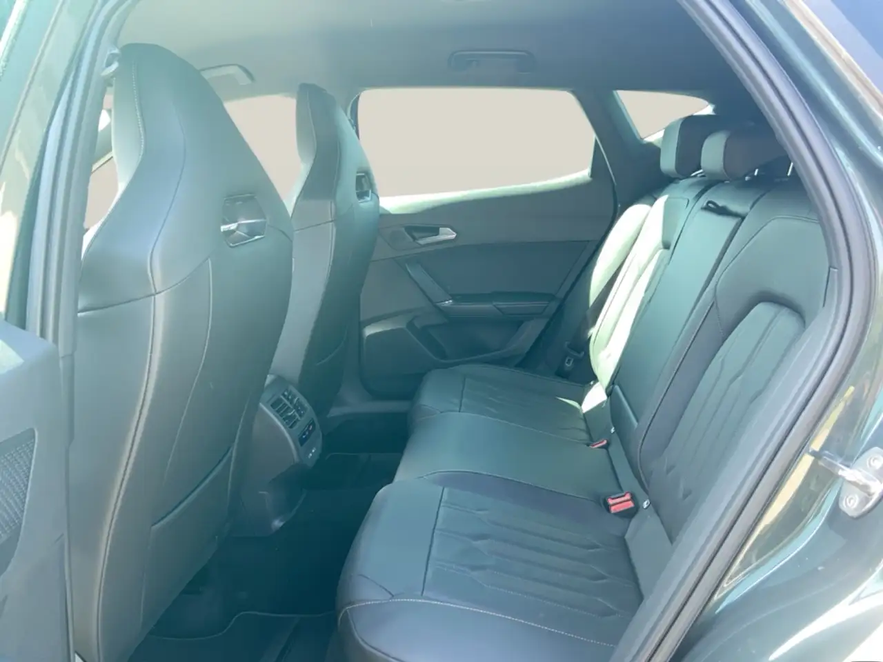 Cupra Formentor VZ 1.4 E-HYBRID ACC LEDER SITZHZ LENKRADHZ MEMORYS, миниатюра 12