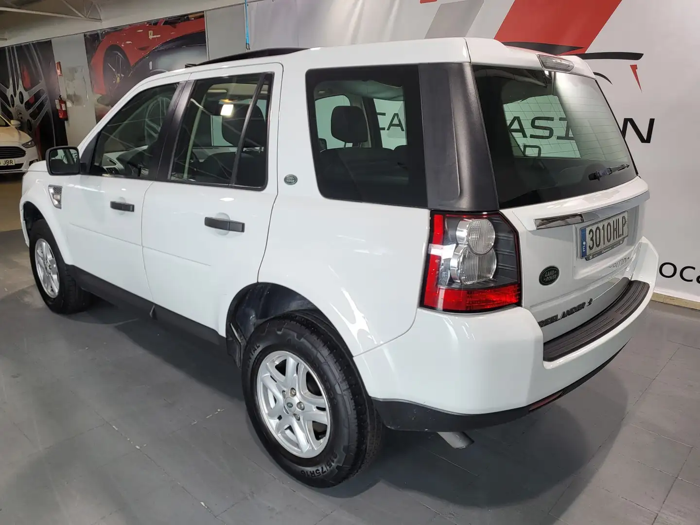 Land Rover Freelander 2.2eD4 E 4x2 White - 2