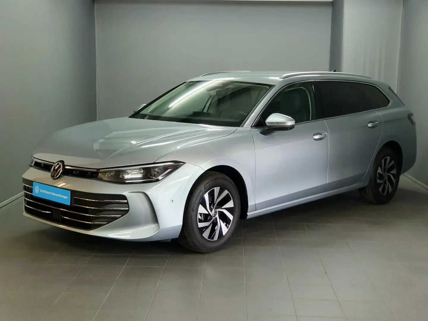 Volkswagen Passat Variant Business 2.0TDI DSG AHK/MatrixLED Silber - 2