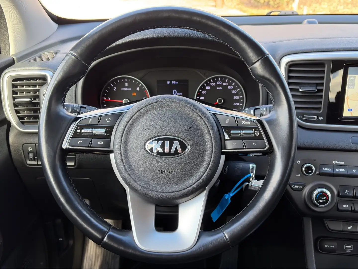 Kia Sportage 1,6 CRDI SCR Silber Grau - 2