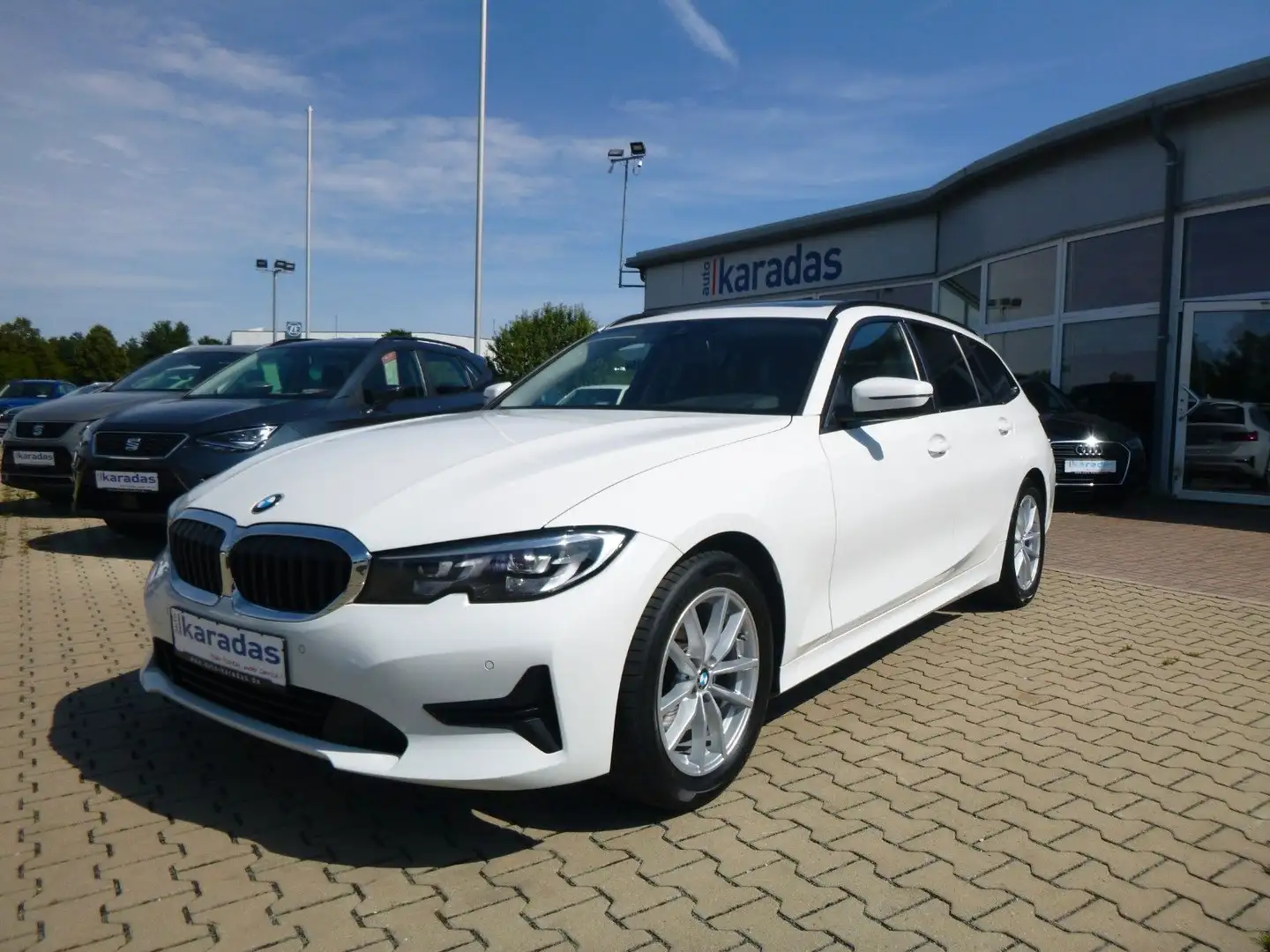 BMW 320 d Touring HeadUp/AHK/LED/PANO/PDC/SHZ Weiß - 1