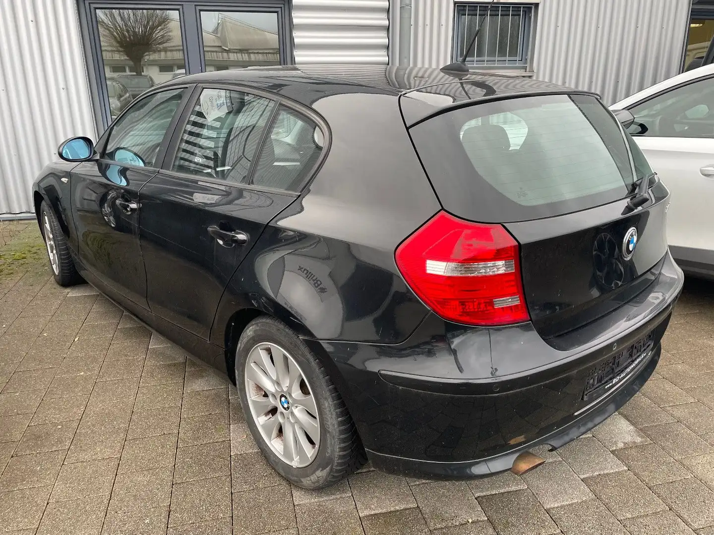 BMW 116 i*Klimaaut.*SHZ*el. GSD*Navi* Schwarz - 2