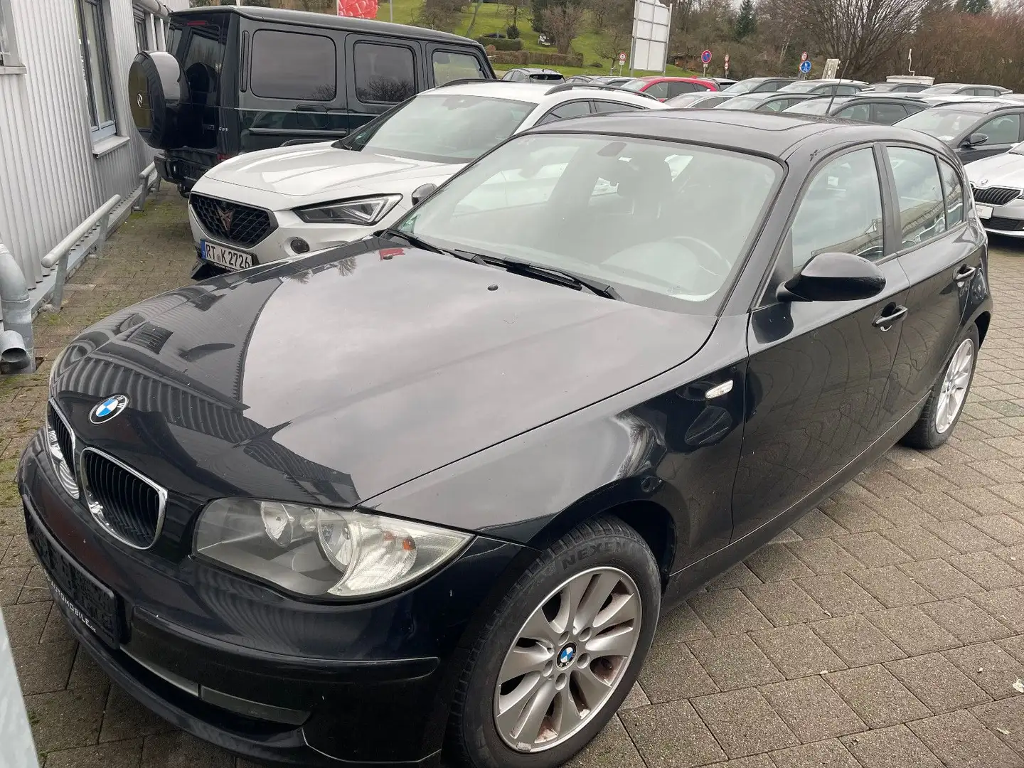 BMW 116 i*Klimaaut.*SHZ*el. GSD*Navi* Schwarz - 1