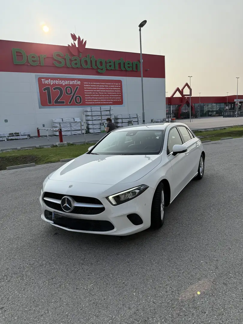 Mercedes-Benz A 180 Limousine Aut. - 1