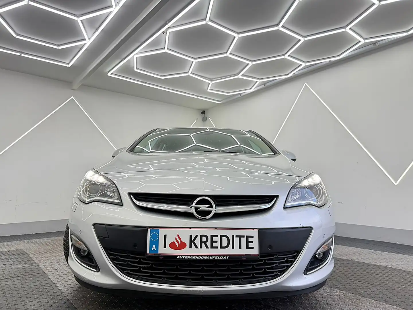 Opel Astra 1,6 Ecotec Color Aut./Erstbesitz/Gepflegt/ Grau - 2