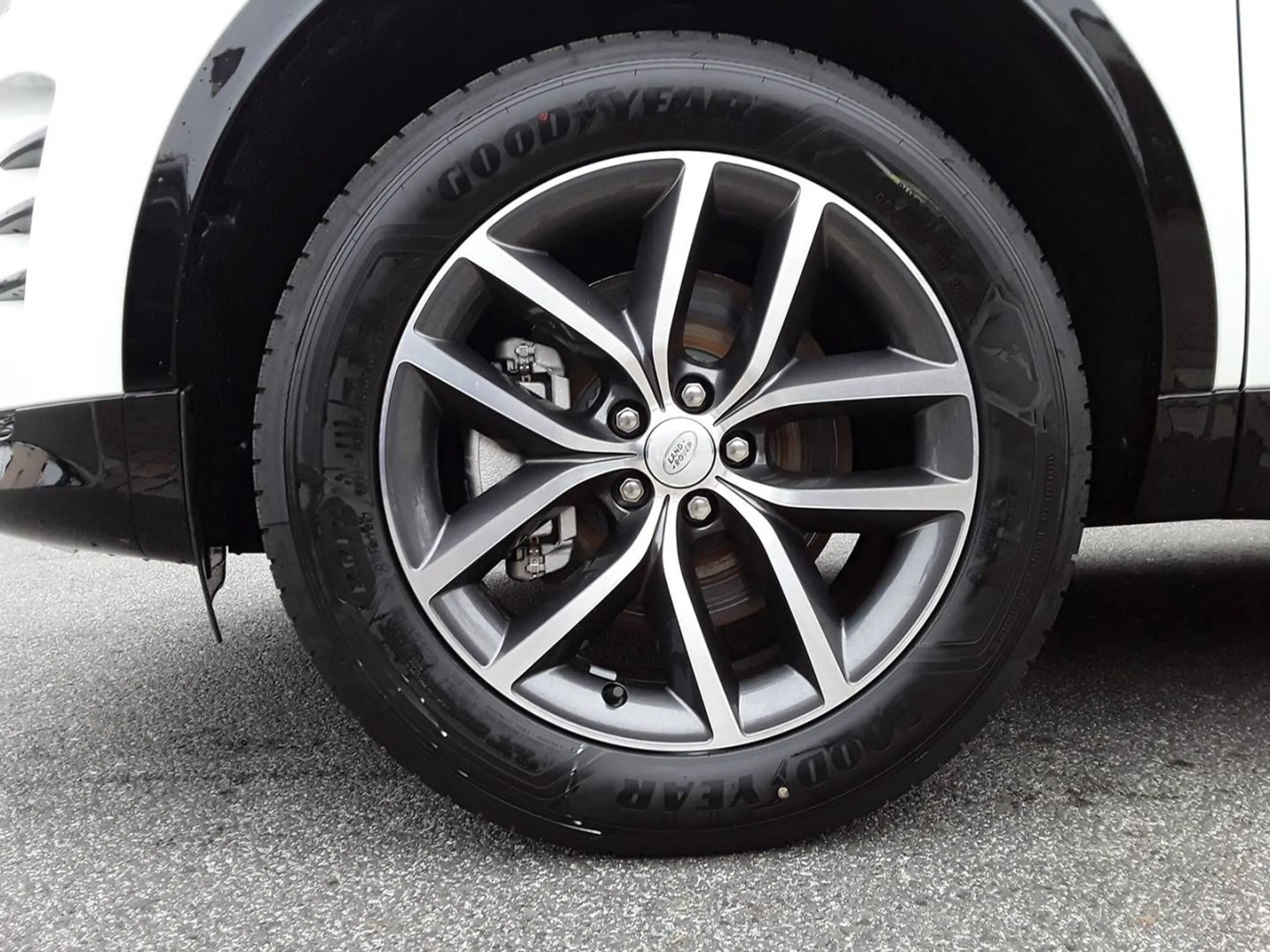 Land Rover Discovery Sport D165 Dynamic SE — photo 9
