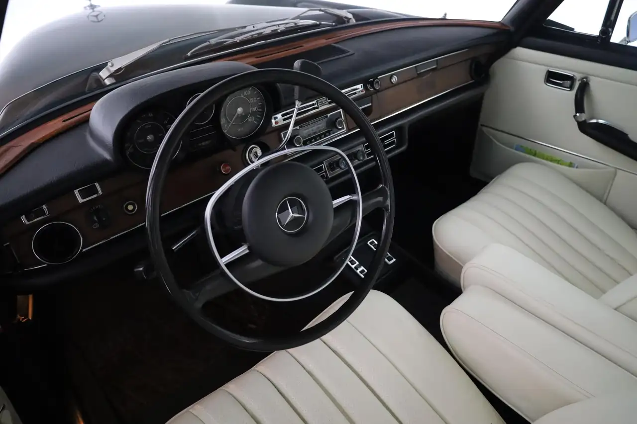 Mercedes-Benz 200 280SE 4.5, foto 11