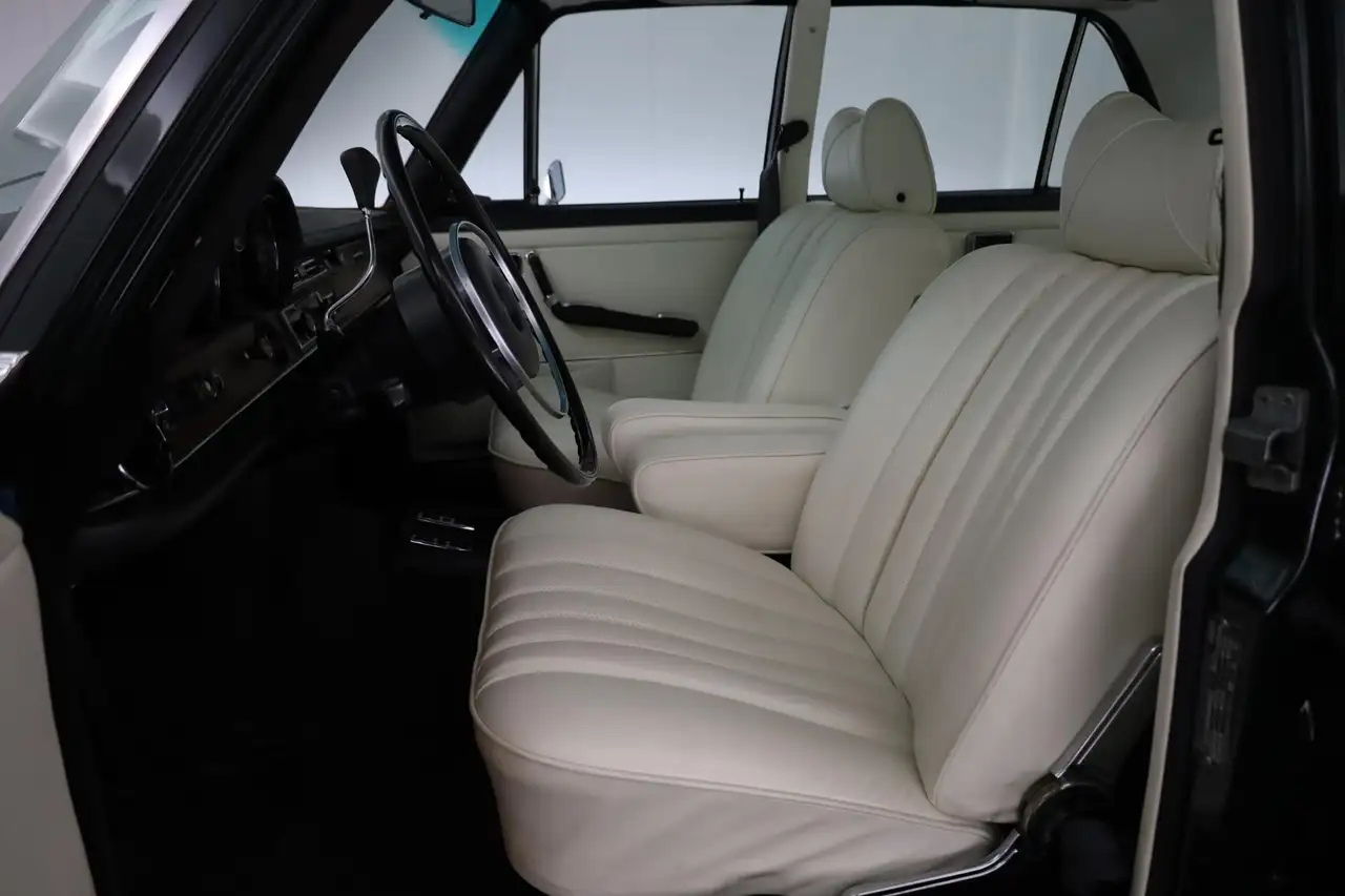 Mercedes-Benz 200 280SE 4.5, foto 12