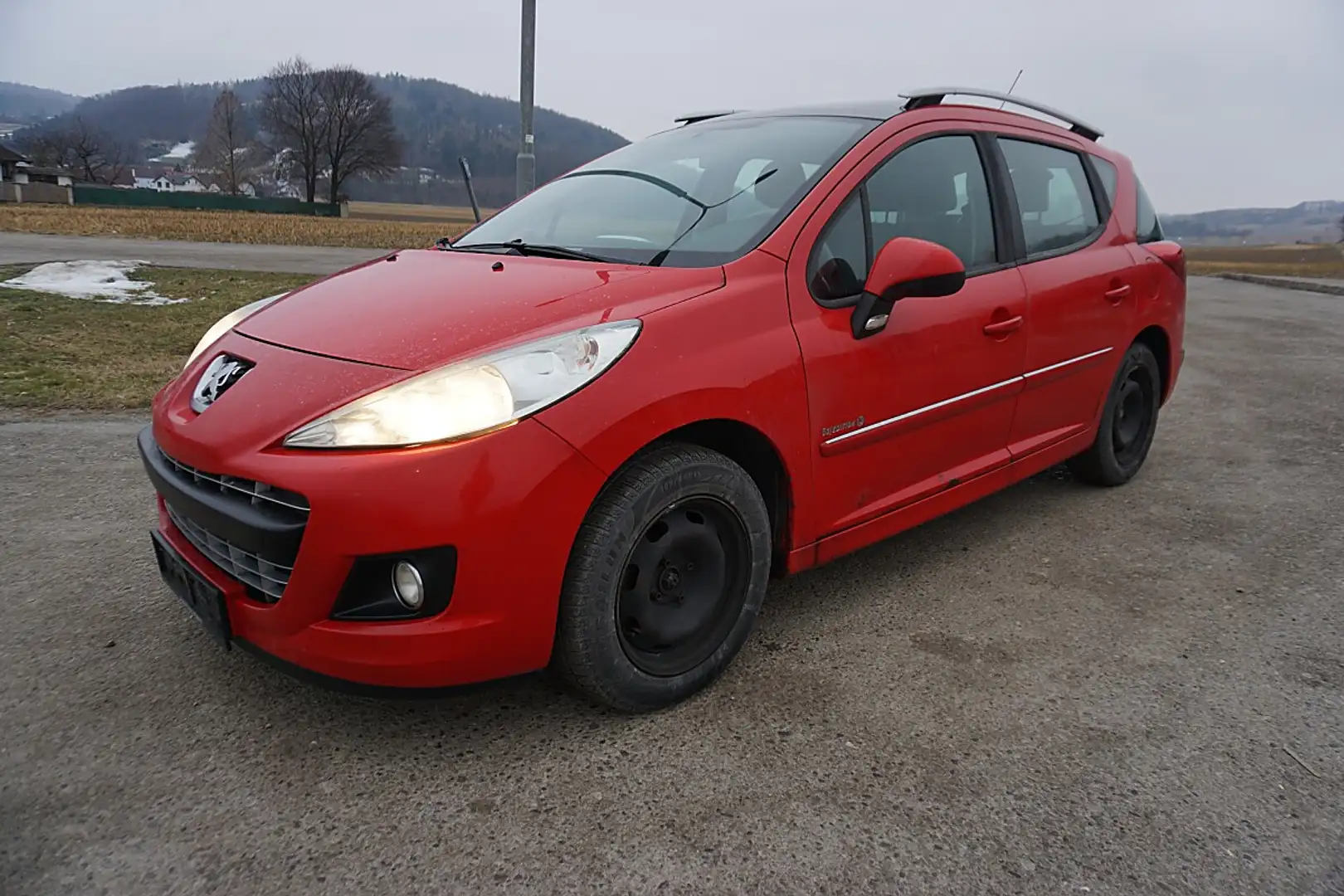 Peugeot 207 SW Ö3-Edition 1,4 16V VTi 100 Rot - 2