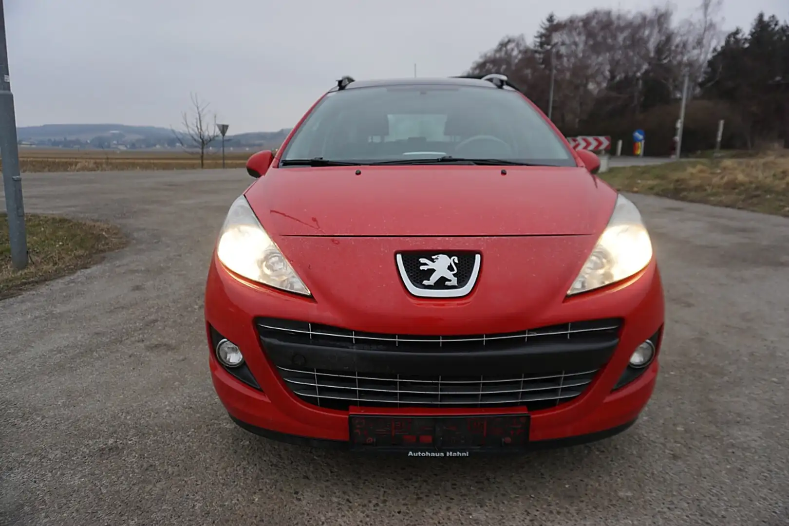 Peugeot 207 SW Ö3-Edition 1,4 16V VTi 100 Rot - 1
