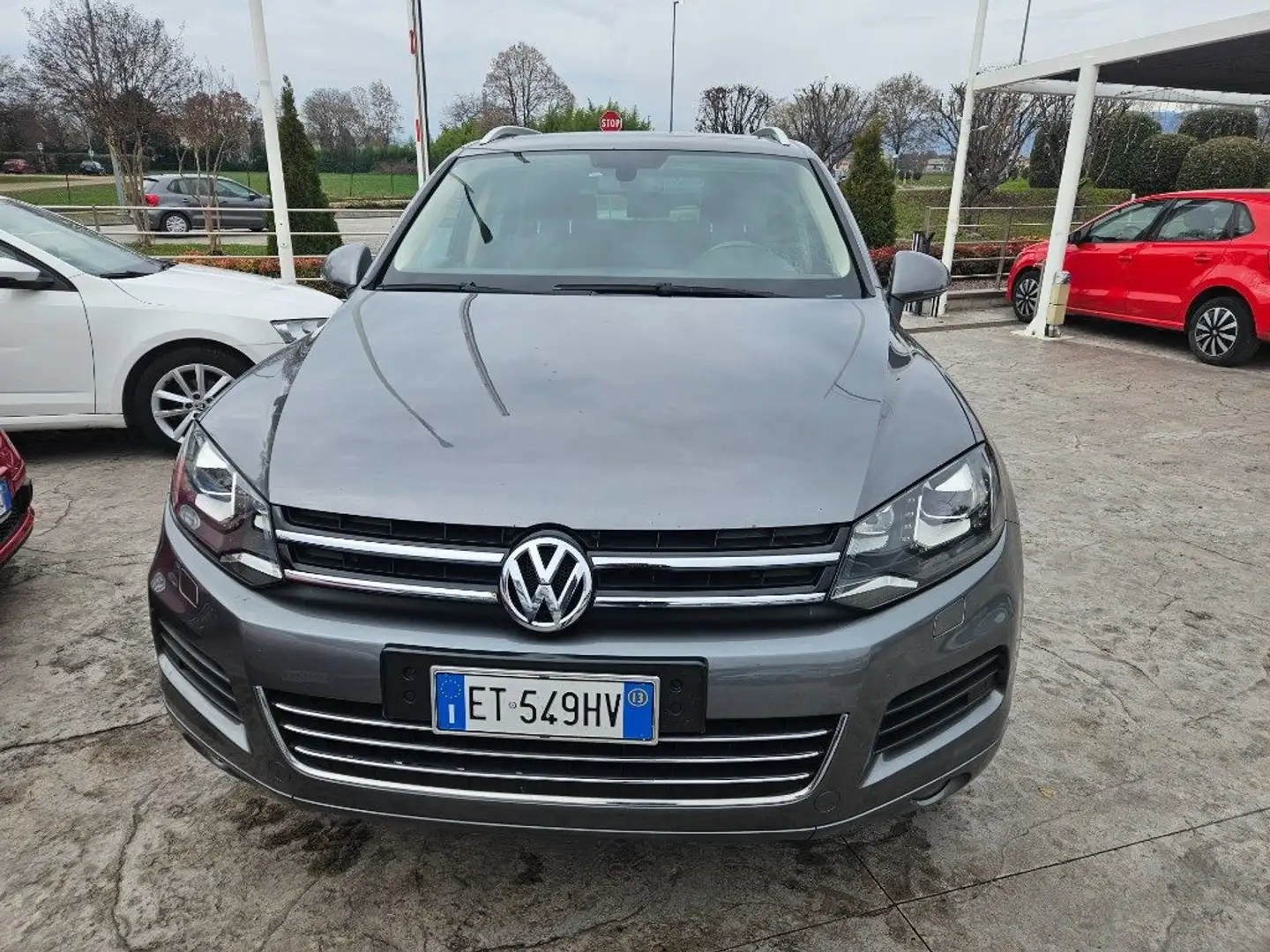 Volkswagen Touareg 3.0 TDI 245 CV tiptronic BlueMotion Techn. Executi Gris - 2