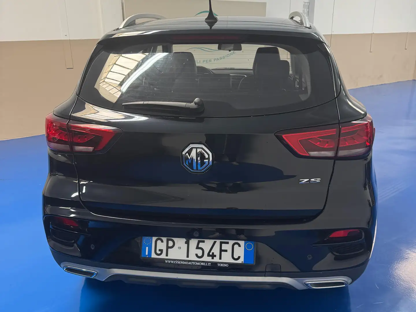 MG ZS ZS 2021 1.5 Luxury Schwarz - 2