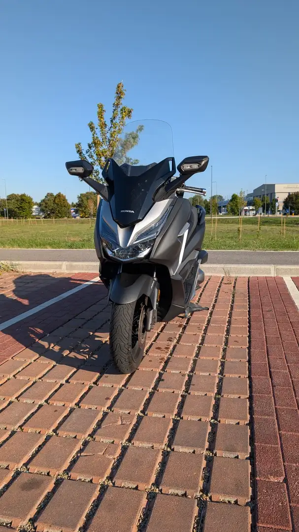 Honda Forza 300 ABS Noir - 1