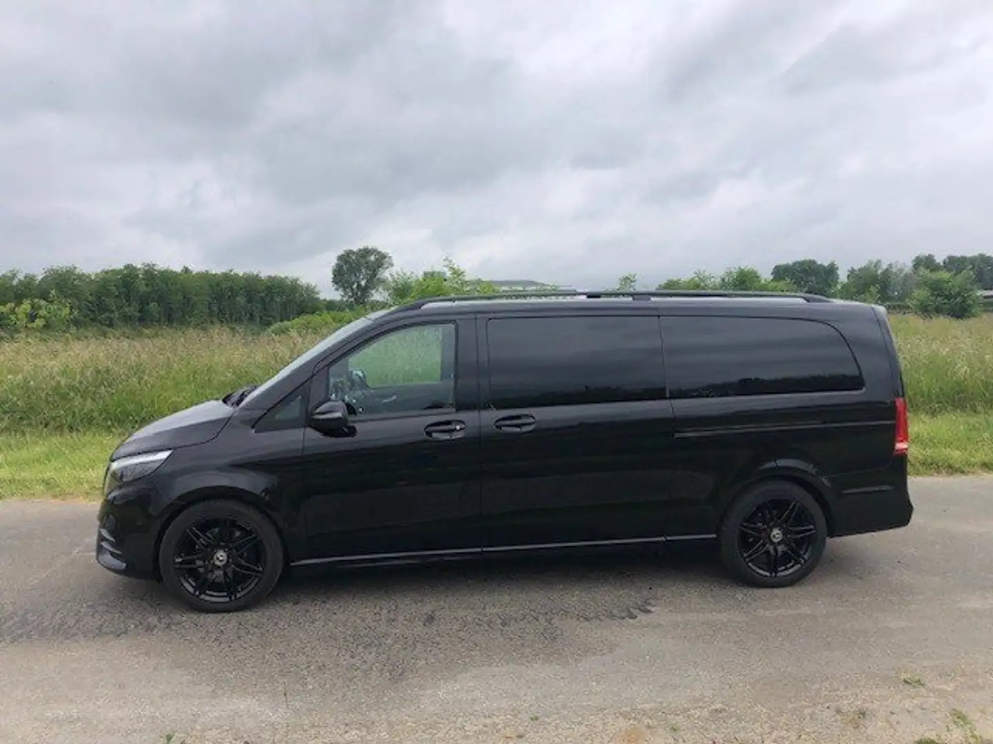 Mercedes-Benz V 300 V 300 d extralang 9G-TRion 2023 Zwart - 2