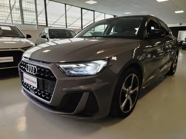 Audi A1 view 16