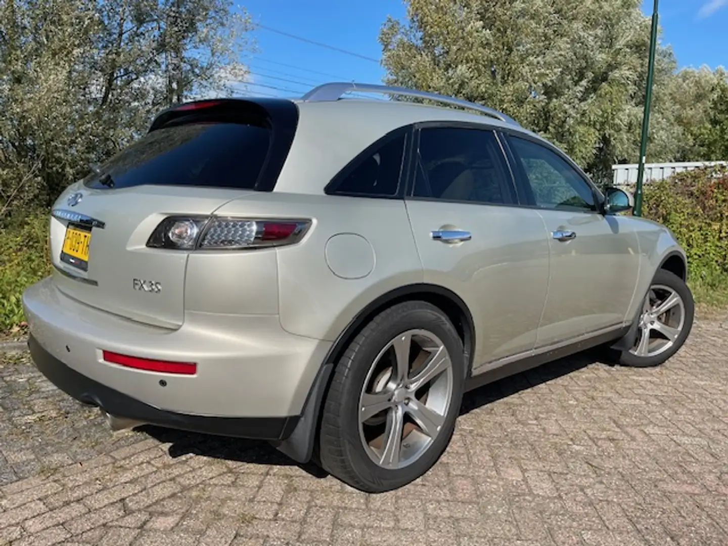 Infiniti FX Nissan FX35 Geel - 2