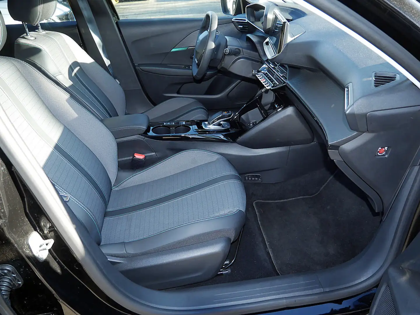 Peugeot e-208 Style 136 KLIMA PDC SITZHEIZUNG LED Schwarz - 2