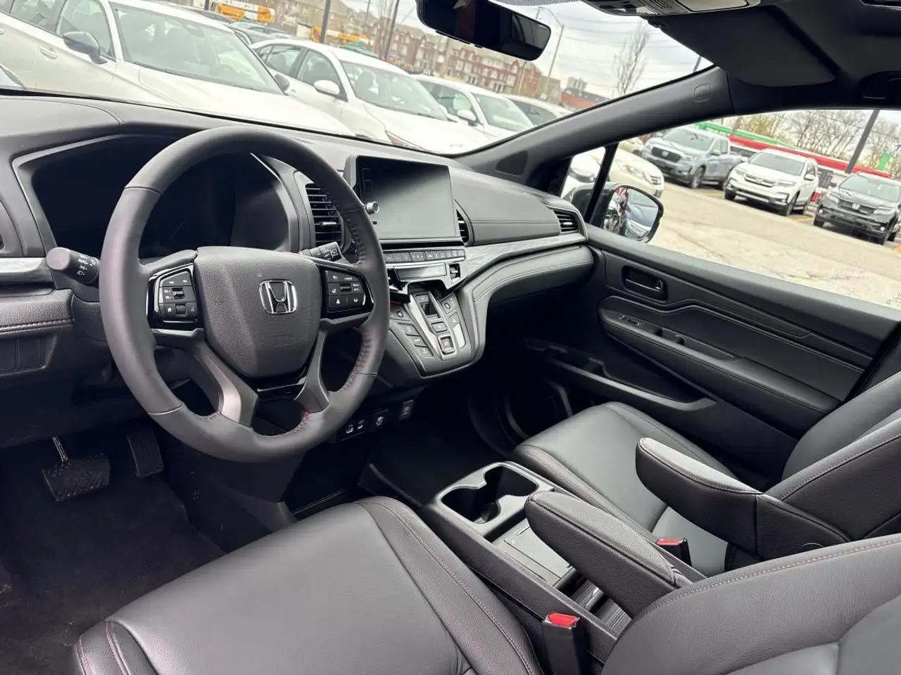 Honda Odyssey снимка Honda Odyssey
