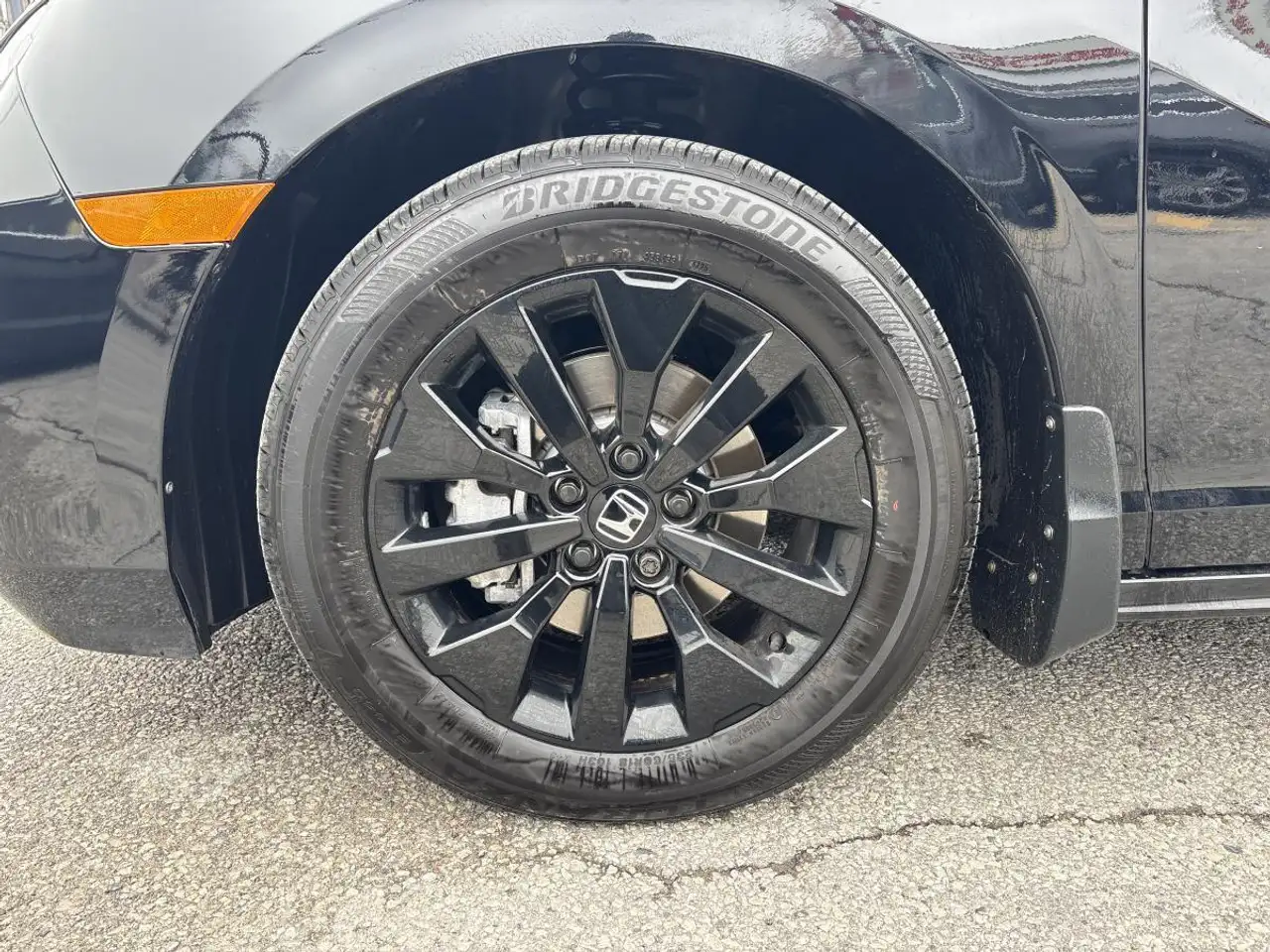 Honda Odyssey снимка Honda Odyssey