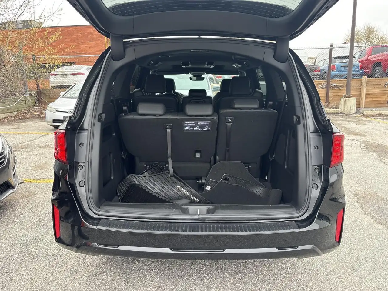 Honda Odyssey снимка Honda Odyssey