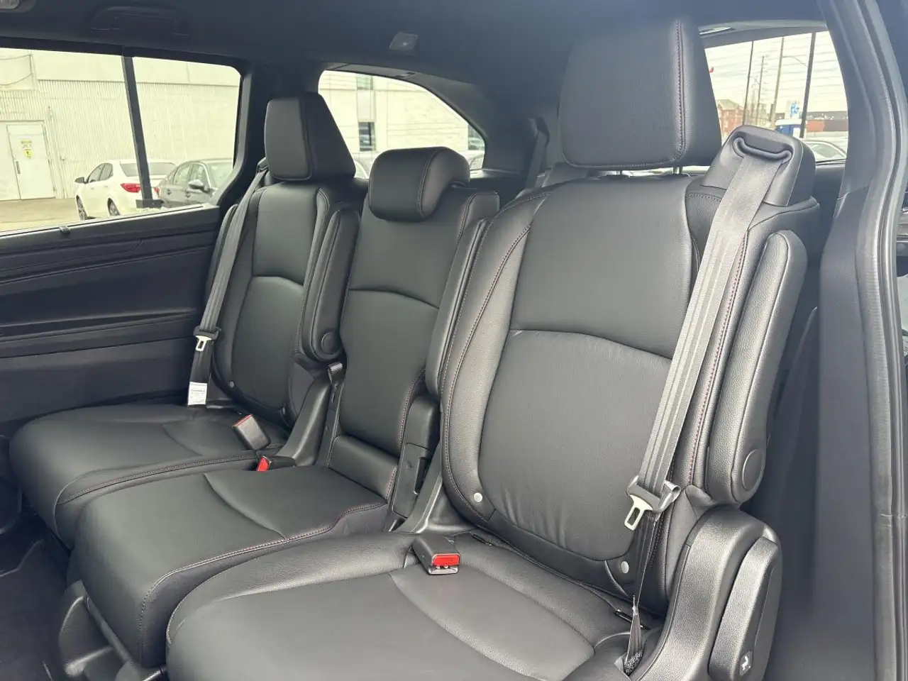 Honda Odyssey снимка Honda Odyssey