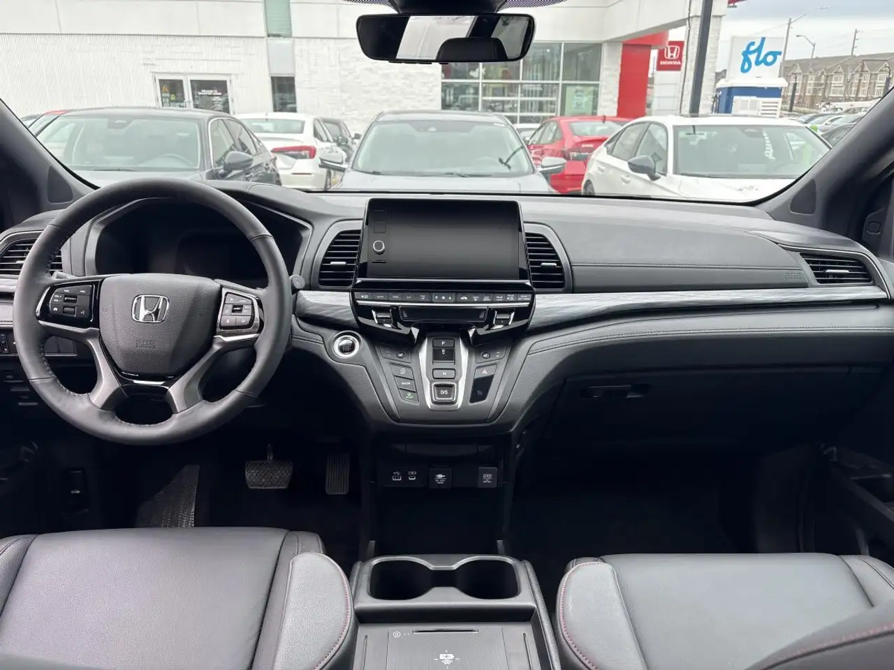 Honda Odyssey снимка Honda Odyssey