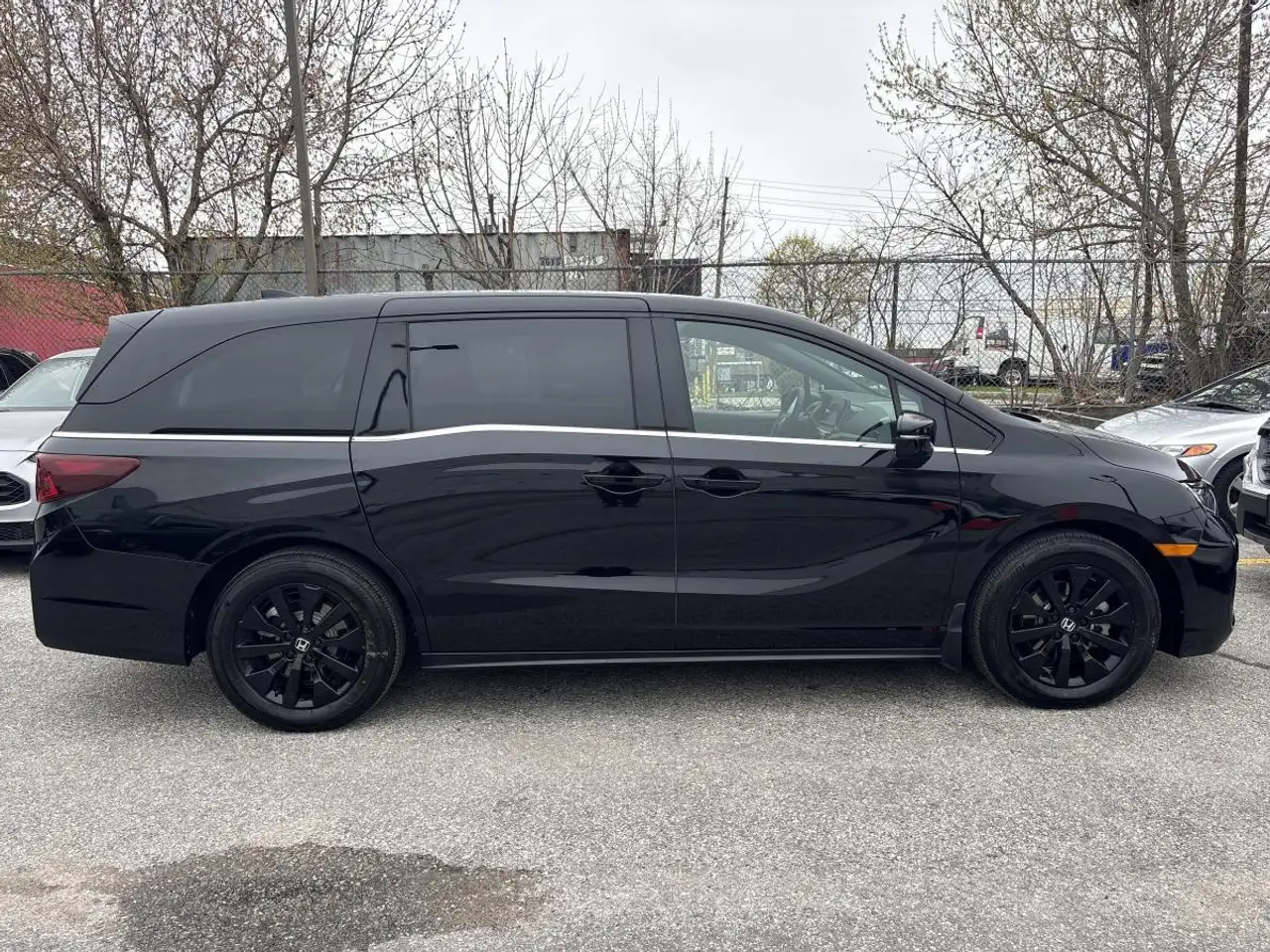 Honda Odyssey снимка Honda Odyssey
